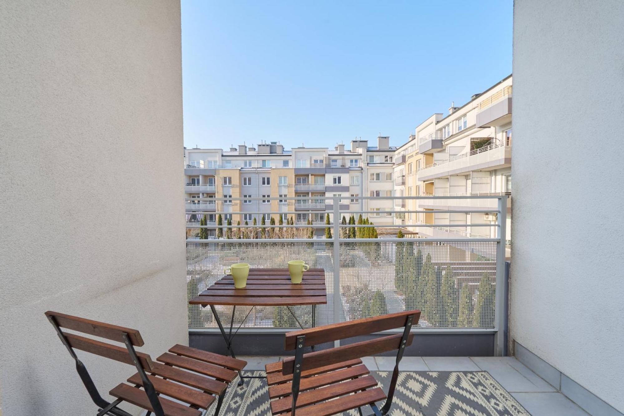Cozy Klimasa With Balcony In By Renters Apartment *